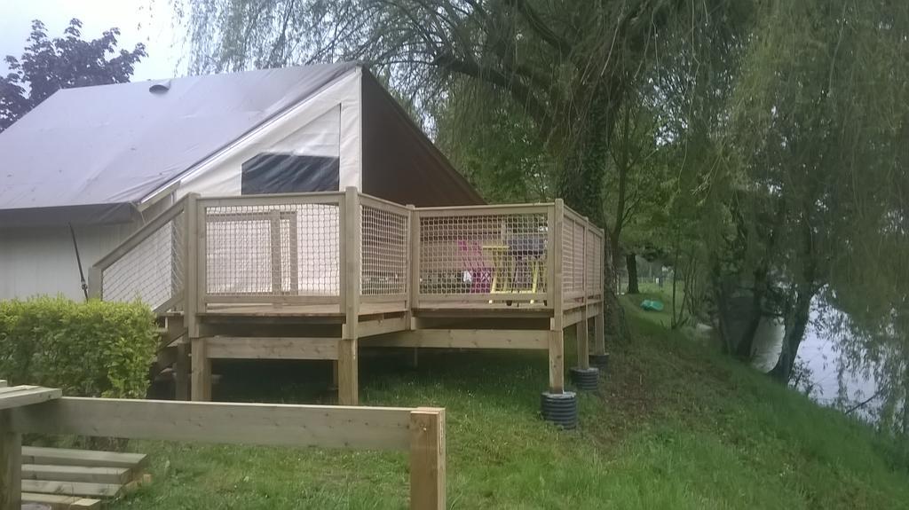Camping Des Ribieres Confolens Zewnętrze zdjęcie