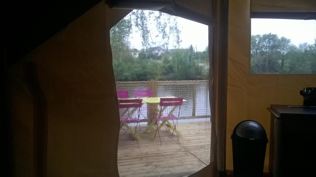 Hotel Camping Des Ribieres Confolens Zewnętrze zdjęcie