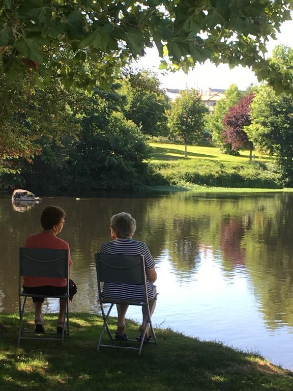 Hotel Camping Des Ribieres Confolens Zewnętrze zdjęcie