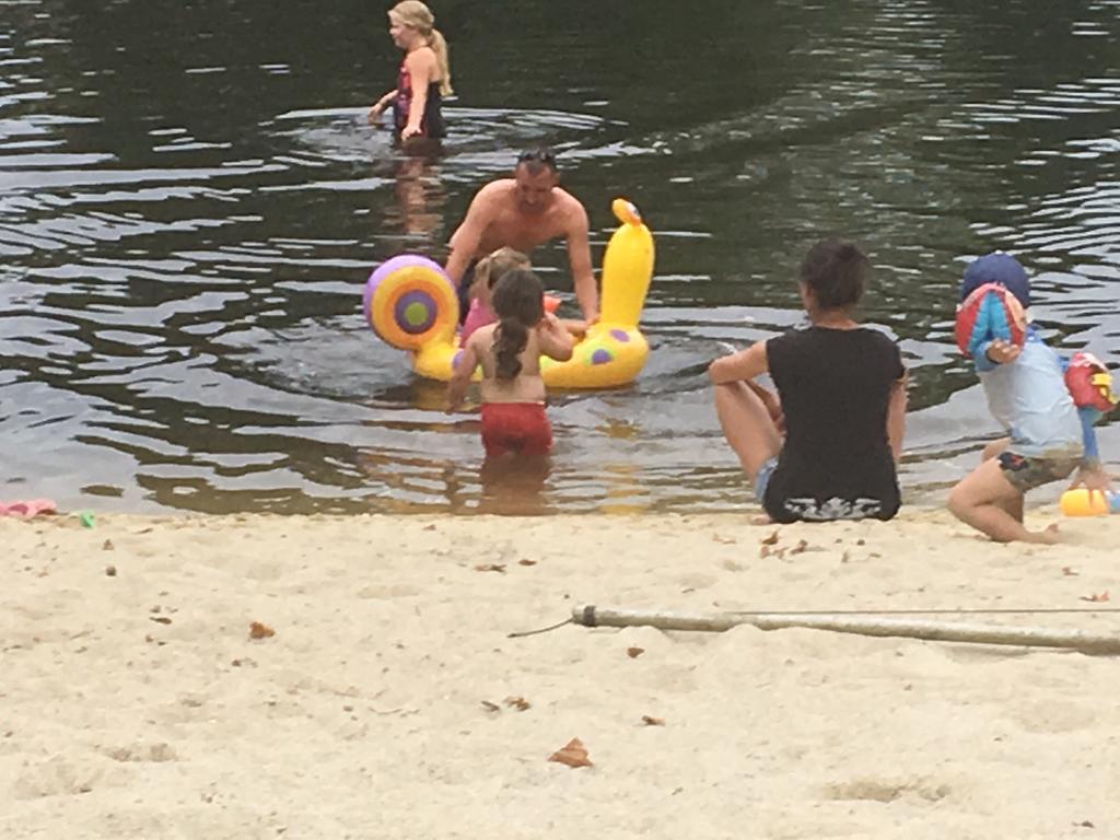 Camping Des Ribieres Confolens Zewnętrze zdjęcie